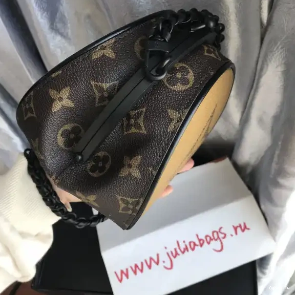 BC VUITTON BOURSICOT LOUIS 0513